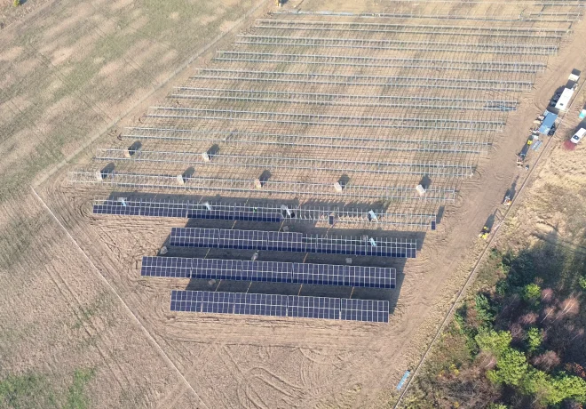 industrial-solar-panel-field-renewable-energy-project_s industrial-solar-panel-field-renewable-energy-project_s